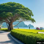 Home 18 해양 도시의 국제적 사례 및 벤치마킹 - A vibrant coastal urban park in a Vietnamese city like Da Nang, showcasing a thoughtfully planned gr...